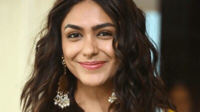 Mrunal Thakur and Usha Uthup worked together in a commercial shoot.(Photo Credit: Instagram)