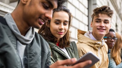 Is it unwinding or doomscrolling? Your body, mood, and sleep patterns often reveal the difference. 