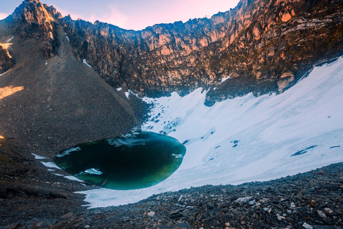 Would You Stand Next To Hundreds Of Skeletons? Inside India’s Creepiest Trek To A Lake Full Of Human Remains
