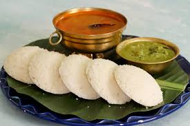 Instant Idly: ఇడ్లీ చేయడానికి ఎంతో సమయం పడుతుంది. పప్పు నానబెట్టాలి. దాన్ని గ్రైండ్ చేయాలి. ఆ తర్వాత దాన్ని ఇడ్లీగా మార్చాలి. ఇదంతా జరగాలంటే కనీసం 8 గంటల సమయం పడుతుంది. అదే ఇప్పుడు చెప్పే ఇన్ స్టంట్ ఇడ్లీ మిక్స్‌తో కేవలం అరగంటలోనే ఇడ్లీ రెడీ అవుతుంది. 