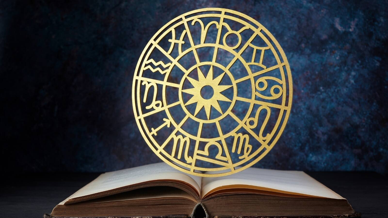 Gajkesari Rajyog 2026 What is this Powerful Conjunction of Jupiter and Moon and How It Impacts Your Zodiac