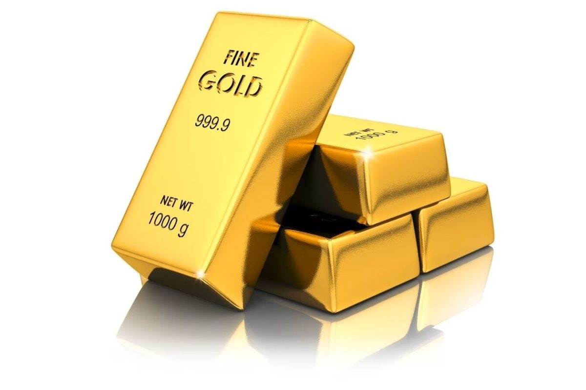 Rs 1 Lakh Invested In Gold In 2015 Is Worth Over Rs 3.3 Lakh Today — How Does That Compare To FD And Mutual Funds?