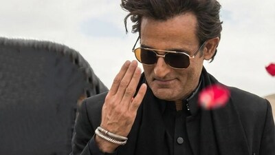 Akshaye Khanna is garnering praise for his role of Rehman Dakait in Dhurandhar.