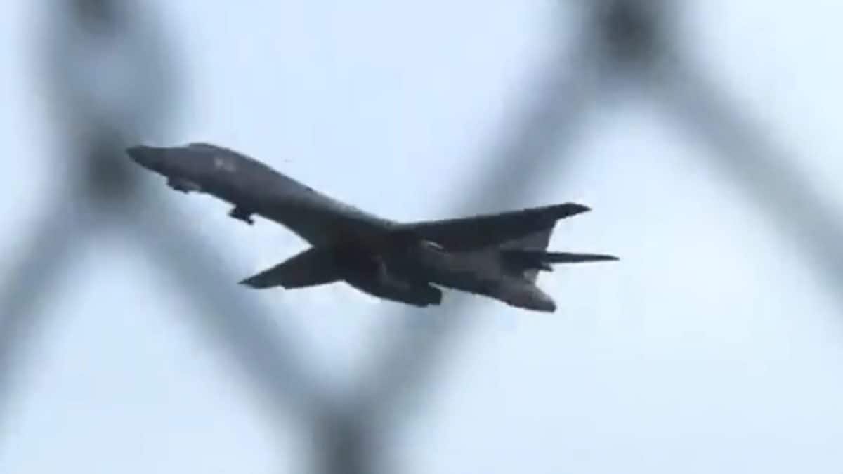 US B-1 Bombers Take Off From UK’s RAF Fairford As Britain Allows America To Use Airbase For Iran War | Watch