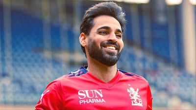 Bhuvneshwar Kumar 2 wickets away from becoming first pacer to take 200 wickets in IPL. (Picture Credit: X/@RCBTweets)