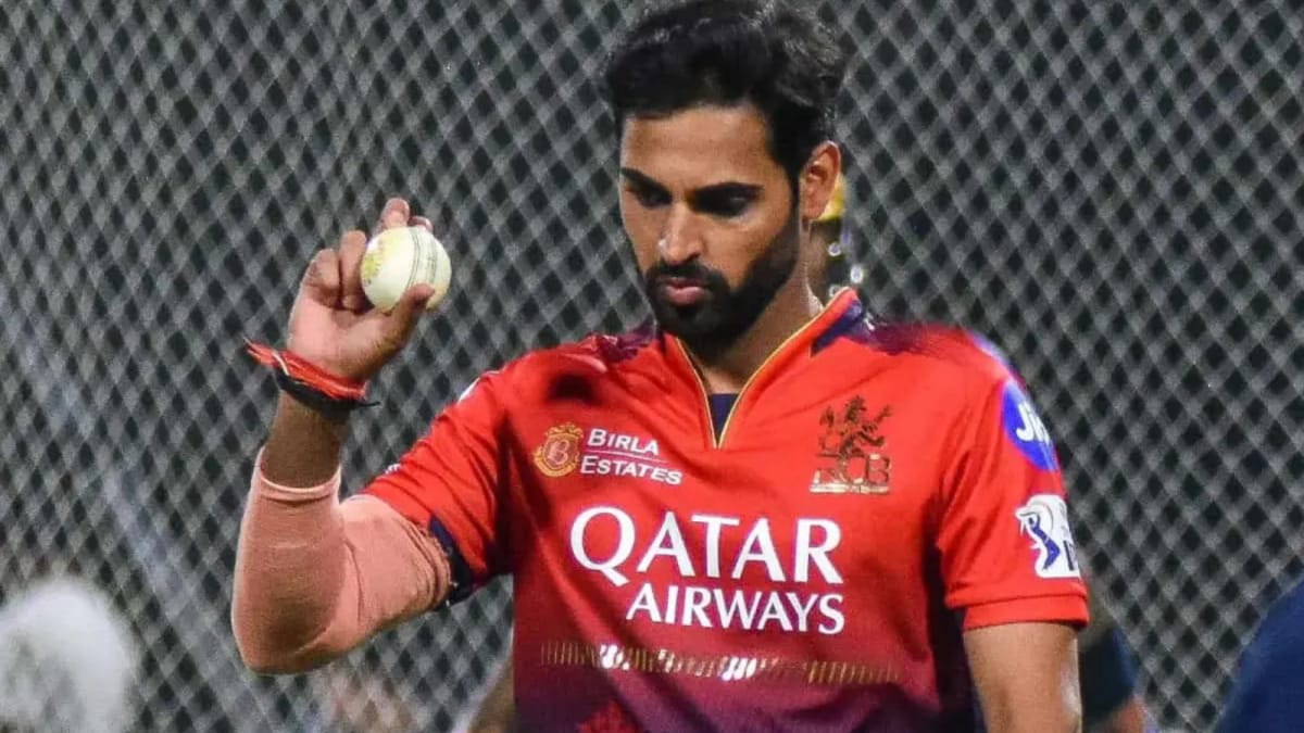 Bhuvneshwar Kumar Becomes 1st Fast Bowler To Take 200 Wickets In IPL ...