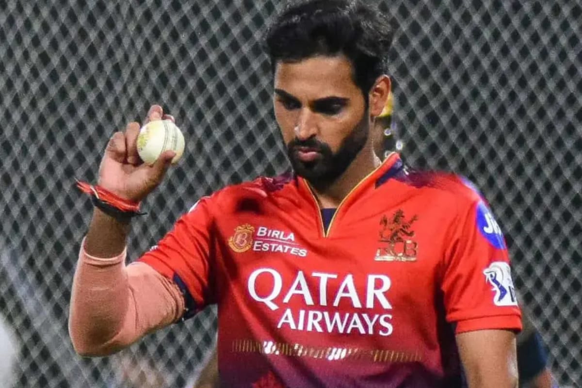 Bhuvneshwar Kumar Becomes 1st Fast Bowler To Take 200 Wickets In IPL