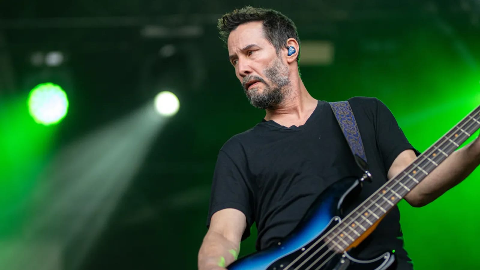 Keanu Reeves' Strange India Story: Fan Stole A Bottle He Had Used Before  Show | Hollywood News - News18