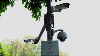 Delhi Police CCTV Monitoring Systems. (Image Courtesy: Moneycontrol)