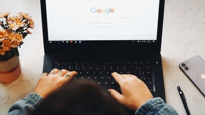 Chrome browser on Windows and Mac facing issues. (Photo by Nathana Rebouças on Unsplash)