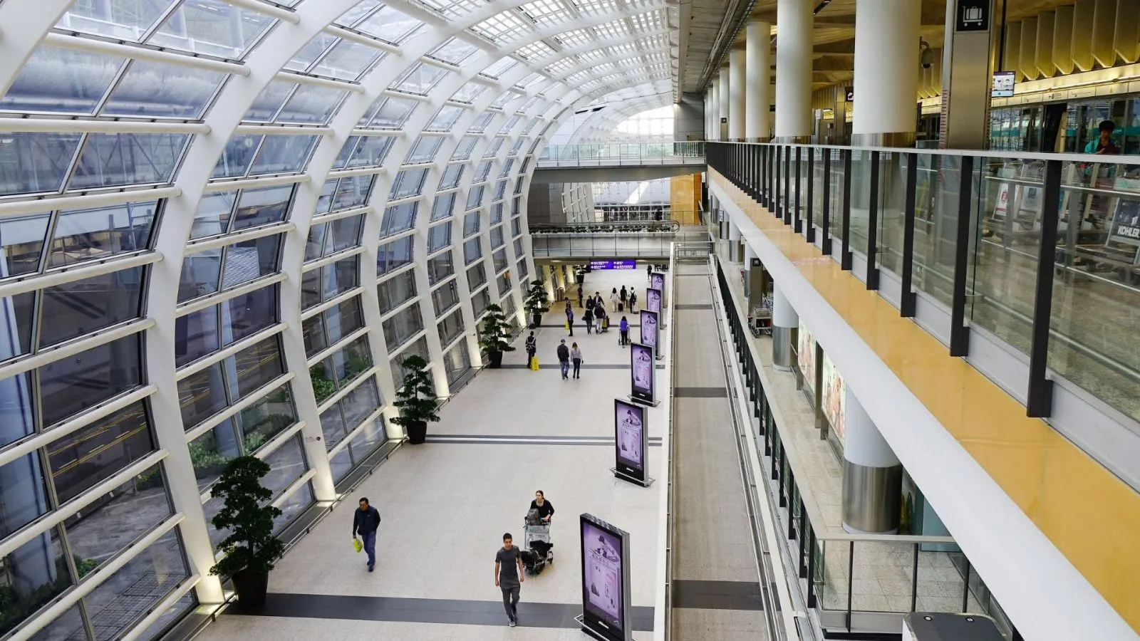  Renowned for smooth operations and strong security processes, Hong Kong Airport also stands out for its award-winning facilities, including impeccably maintained washrooms.