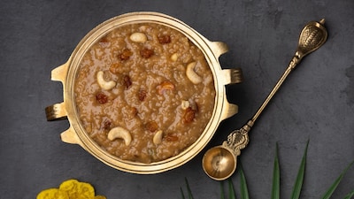 Gasagasa Coconut Payasam, a rich, aromatic kheer made with poppy seeds, coconut and jaggery is a comforting festive sweet often prepared during the celebrations.