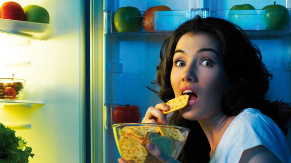 How Skipping Meals and Late‑Night Snacks Undermine Your Metabolism
