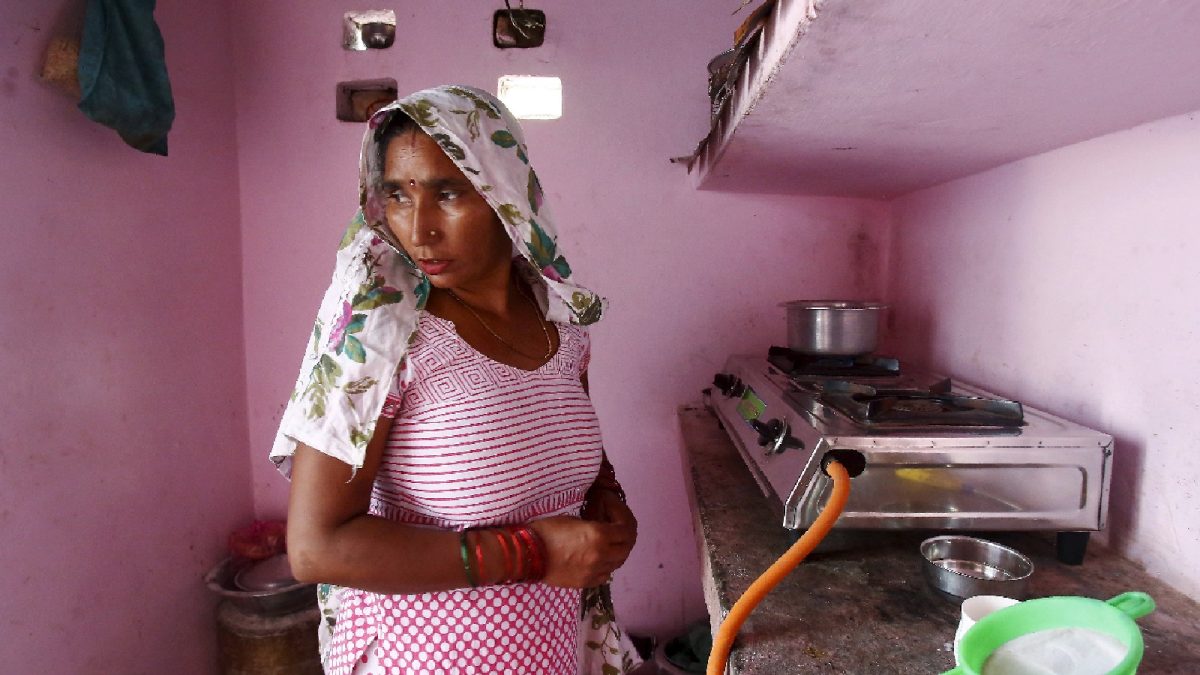 India's Oil Giants Assure Uninterrupted LPG, CNG And PNG Supply Amid Iran War