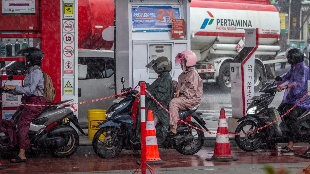 West Asia War Fallout: Indonesia Taps One-Day-A-Week WFH For Civil Servants Amid Fuel Crisis