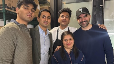 At Bungalow NYC, Vikas Khanna welcomed Zohran Mamdani for Iftar.
