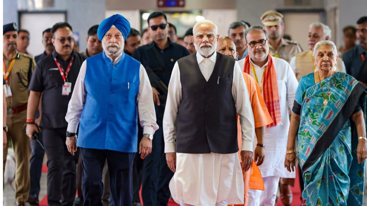 PM Modi Reviews LPG Situation In Meeting With Jaishankar, Oil Minister Hardeep Puri Amid Iran War