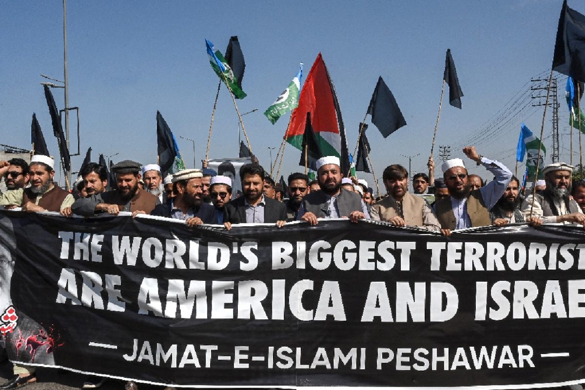 US Mission Temporarily Shuts Peshawar Consulate Amid Pro-Iran Protests In Pakistan