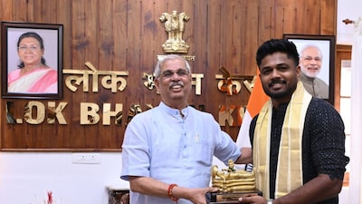 Sanju Samson honoured by Kerala Governor Rajendra Vishwanath Arlekar 
