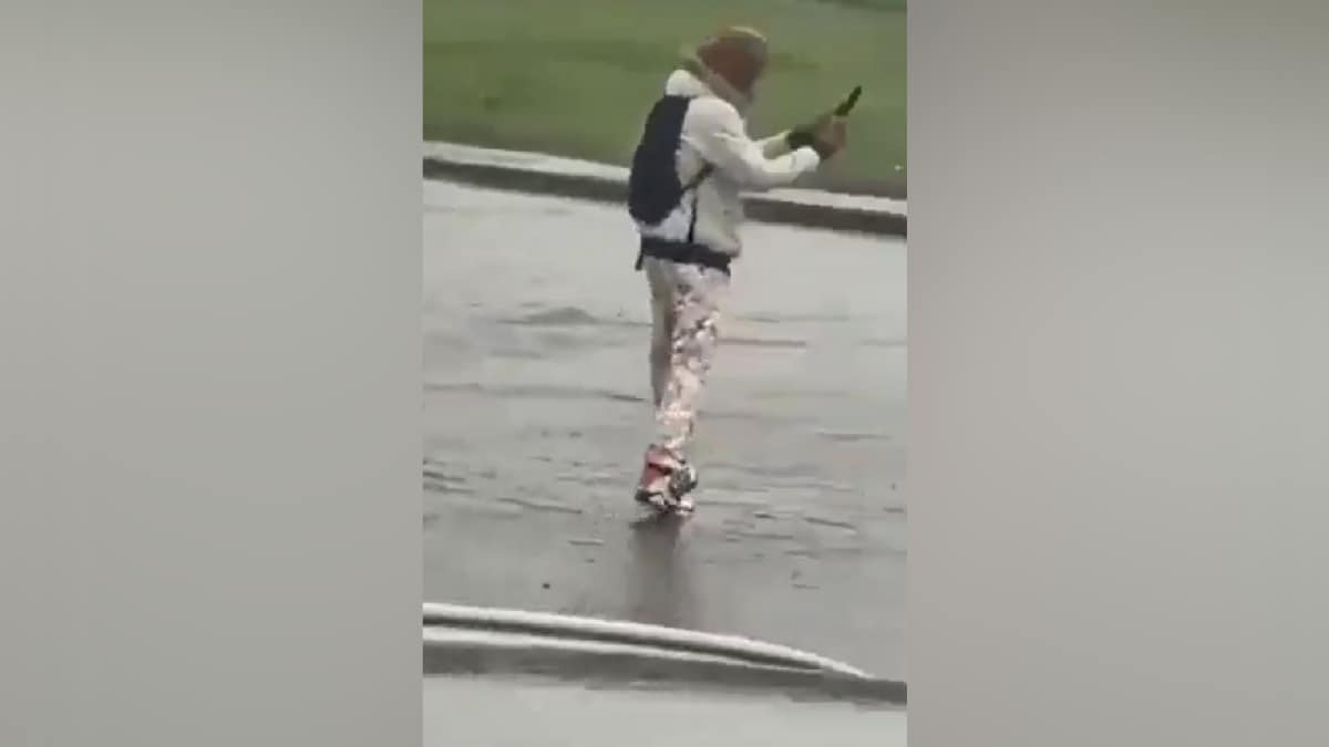 Man Goes On Stabbing Spree In Scotland, Injuring Two