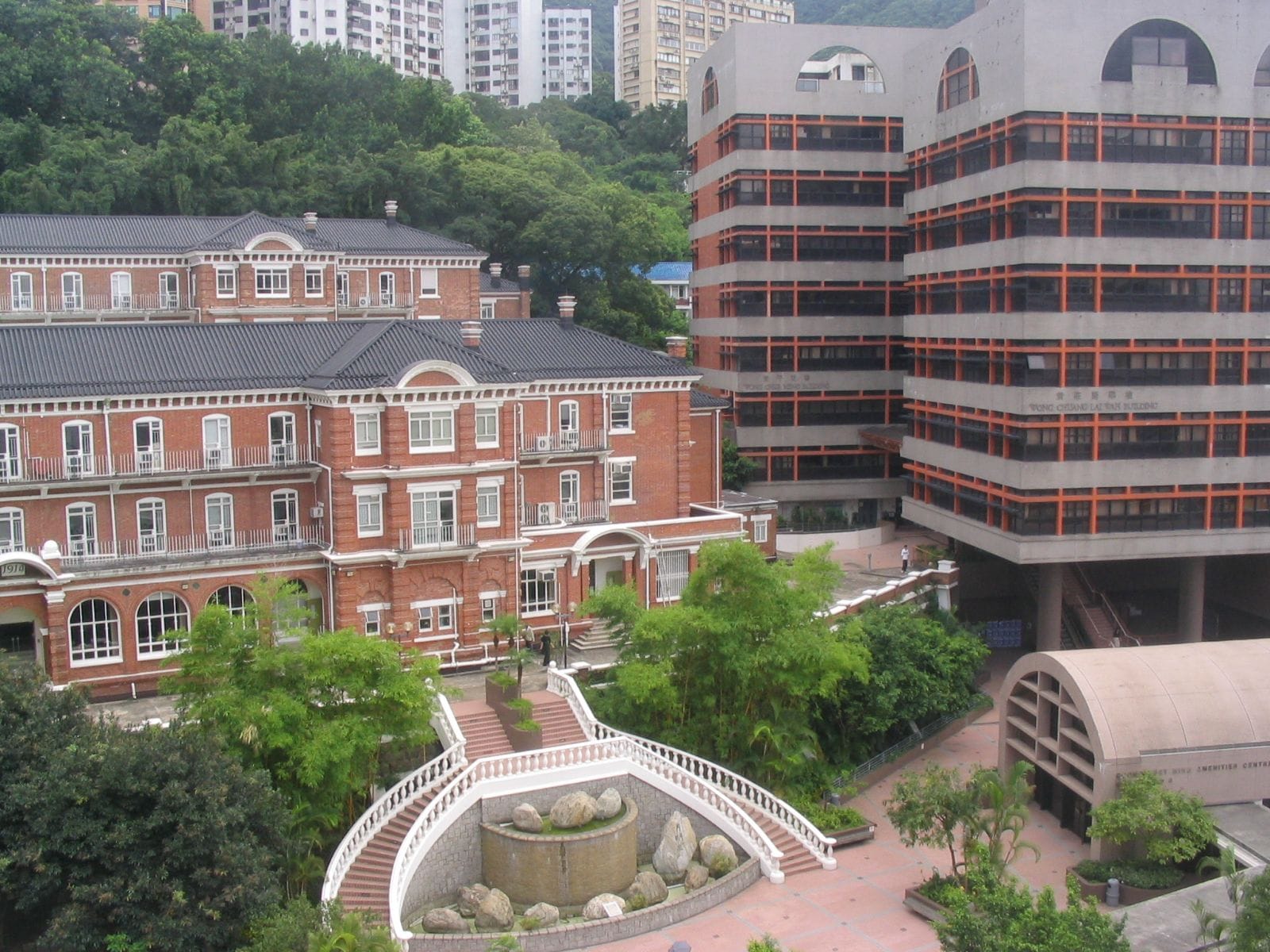 The University of Hong Kong: Ranking second with a score of 91.1, HKU is Asia’s leader in dental education. Its Faculty of Dentistry is internationally recognised for research output and modern teaching methods, with a strong emphasis on global collaboration and clinical excellence.