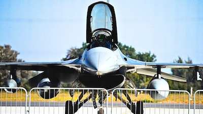 USAF PACAF F-16 on display at Aero India 2025. (Image Courtesy: Anoshito Banerjee)