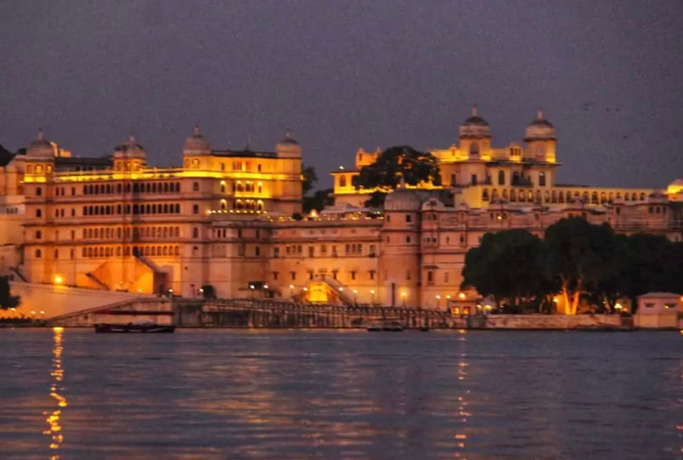 Udaipur, Rajasthan: Often called the "City of Lakes," Udaipur is celebrated for its hospitality and manageable size. With well-lit tourist areas, family-run heritage guesthouses, and a respectful local culture, it allows solo travellers to explore royal history and shimmering waters with ease. Udaipur, Rajasthan: Often called the "City of Lakes," Udaipur is celebrated for its hospitality and manageable size. With well-lit tourist areas, family-run heritage guesthouses, and a respectful local culture, it allows solo travellers to explore royal history and shimmering waters with ease.