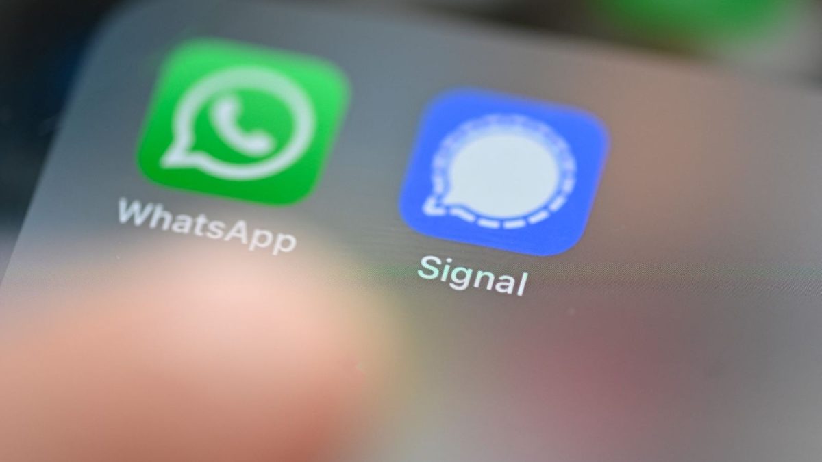 Russian-Backed Hackers Target Signal, WhatsApp Accounts Of Officials And Journalists