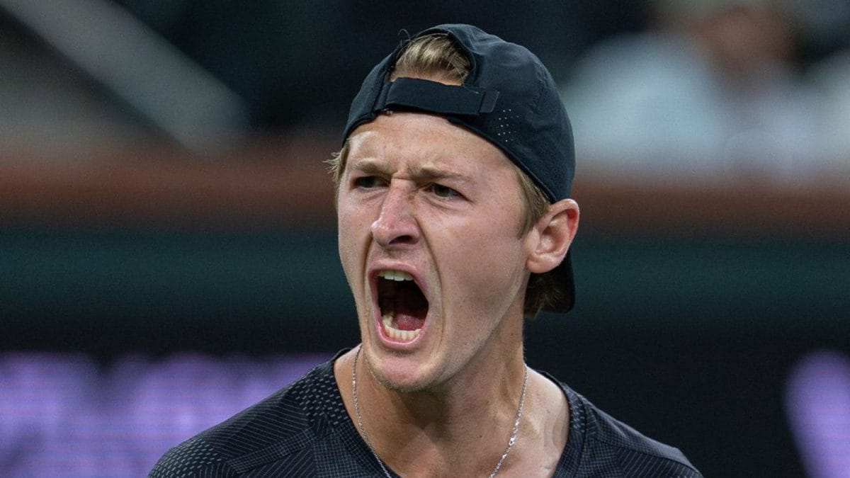 Korda Upsets Alcaraz in Miami: A Thrilling Third‑Round Clash