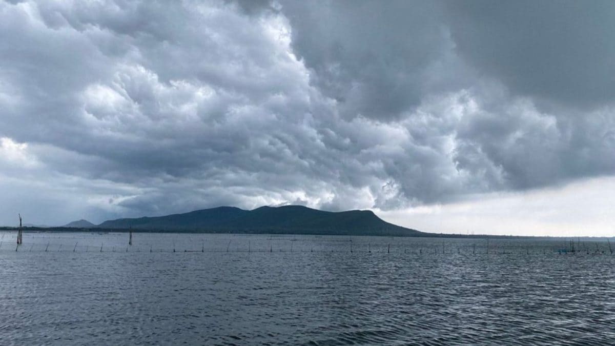 world largest lake sea Japan 1km deep borders five countries gk photos
