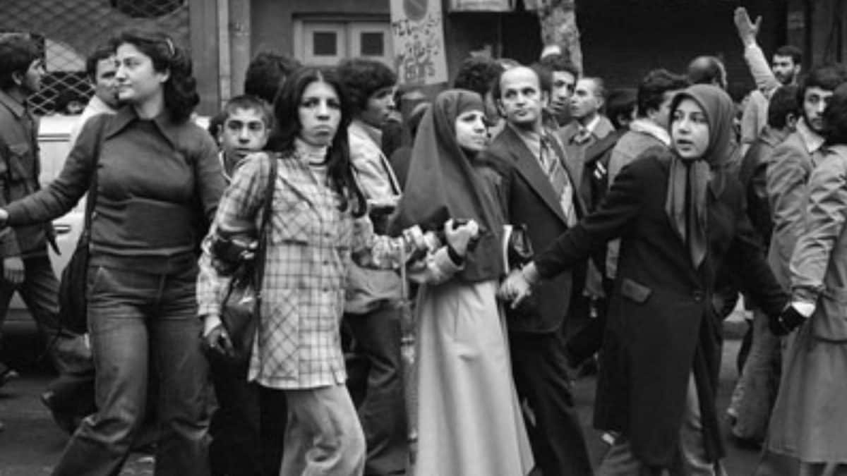 No-Veil Rules To Shah's Wife in Dior: Pics Of Iran’s ‘Modernization’ Before Khomeini's 1979 Islamic Overhaul