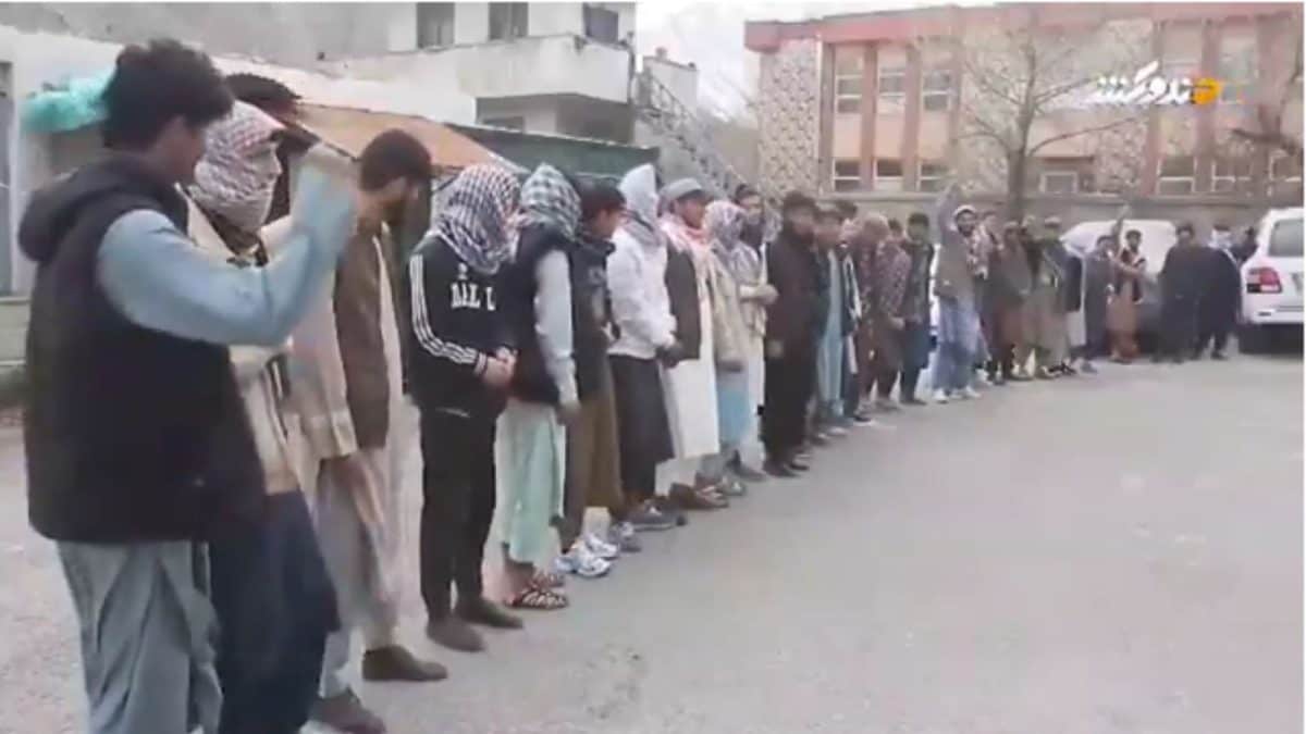 Over 4,000 Young Afghans Vow To Take Up Arms Against Pakistan, Sign Up To Defend Homeland