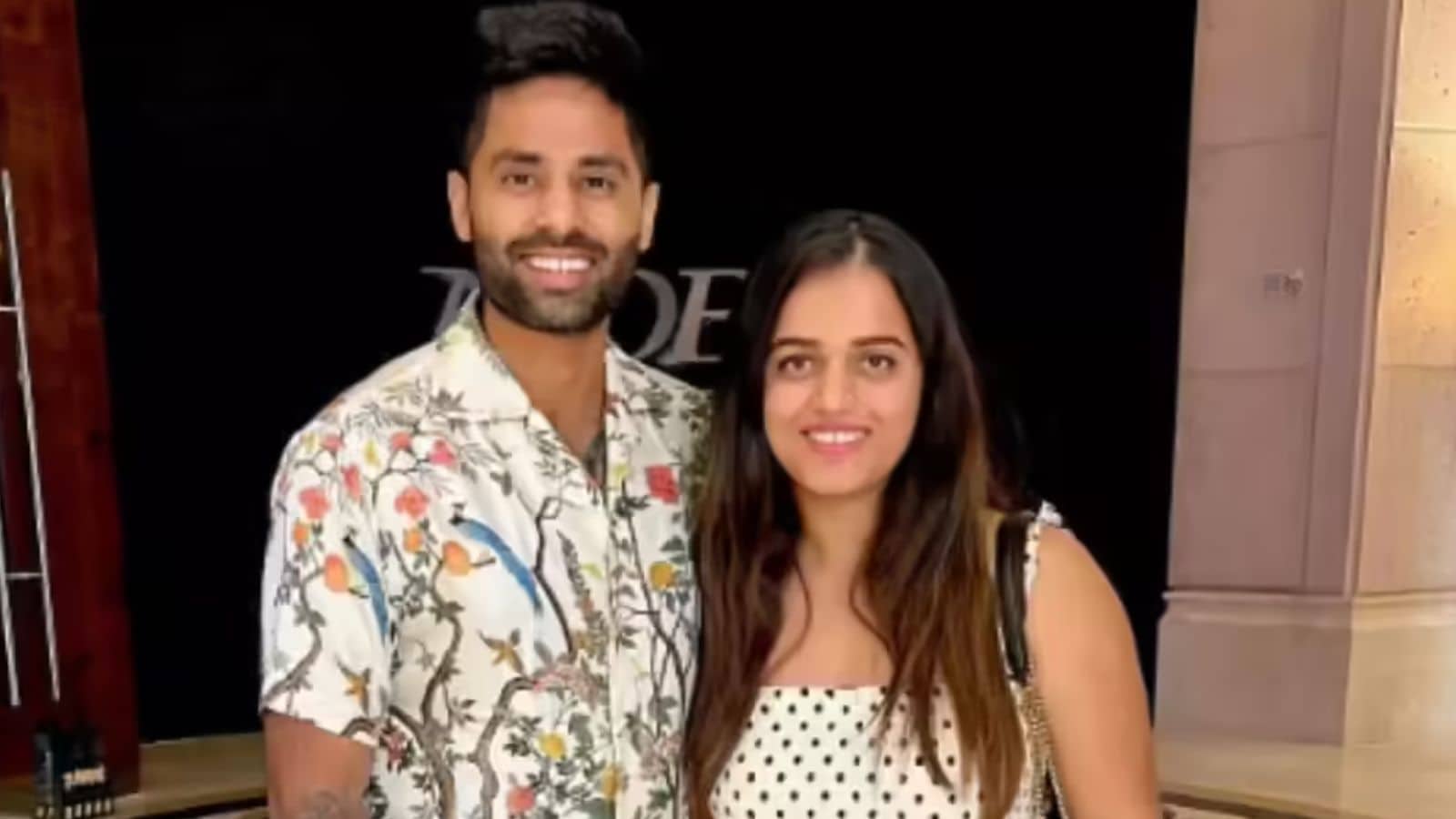 Notavelmente, o atual capitão do T20I Suryakumar Yadav, o robusto Rohit Sharma de Mumbai e a Índia e o ex-marcapasso Zaheer Khan investiram coletivamente mais de 65 crore no setor imobiliário de Mumbai recentemente. Devisha Yadav, esposa de Suryakumar – o recém-coroado campeão da Copa do Mundo T20 – comprou um apartamento de luxo no valor de Rs 7,18 milhões na área de Deonar da cidade.