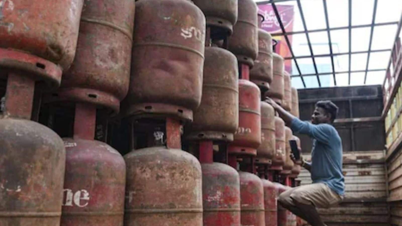 LPG cylinders operate under high pressure, so periodic testing is essential to detect issues such as leaks, corrosion or structural damage. (File Photo)