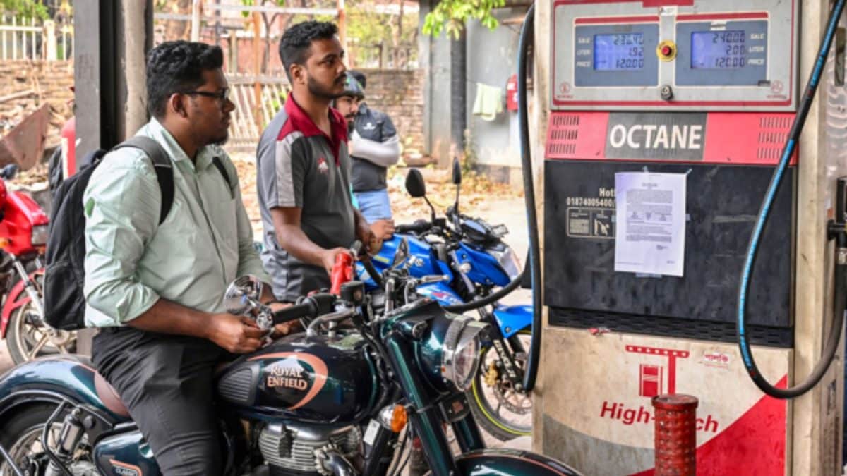 Dhaka Petrol Stations Remain Shut As Bangladesh Continues To Reel Under Fuel Crisis