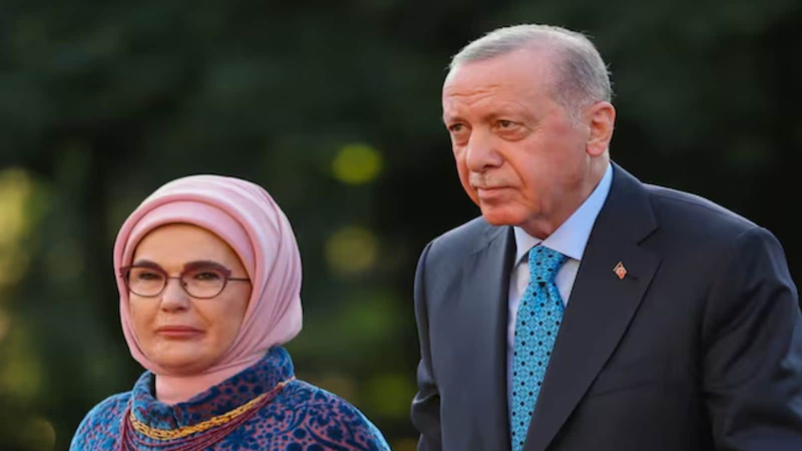 According to a report in the Turkish daily, Daily Sabah, the decision is part of the Zero Waste Movement, led by wife of President Recep Tayyip Erdoğan, Emine Erdoğan. The initiative emphasises that retailers are responsible for collecting used oils from consumers. People are now expected to bring their used oils in sealed containers to stores which will then deliver them to licensed biorefineries or official collection points.