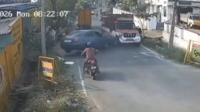 The incident was caught on camera. (Photo: X)