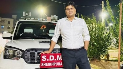 দশম শ্রেণিতে ৫২%, IIT-তে তিনবার ব্যর্থ: ১২ বছরের সংগ্রামের পর বিহারের শীর্ষ কর্মকর্তা এখন তিনি