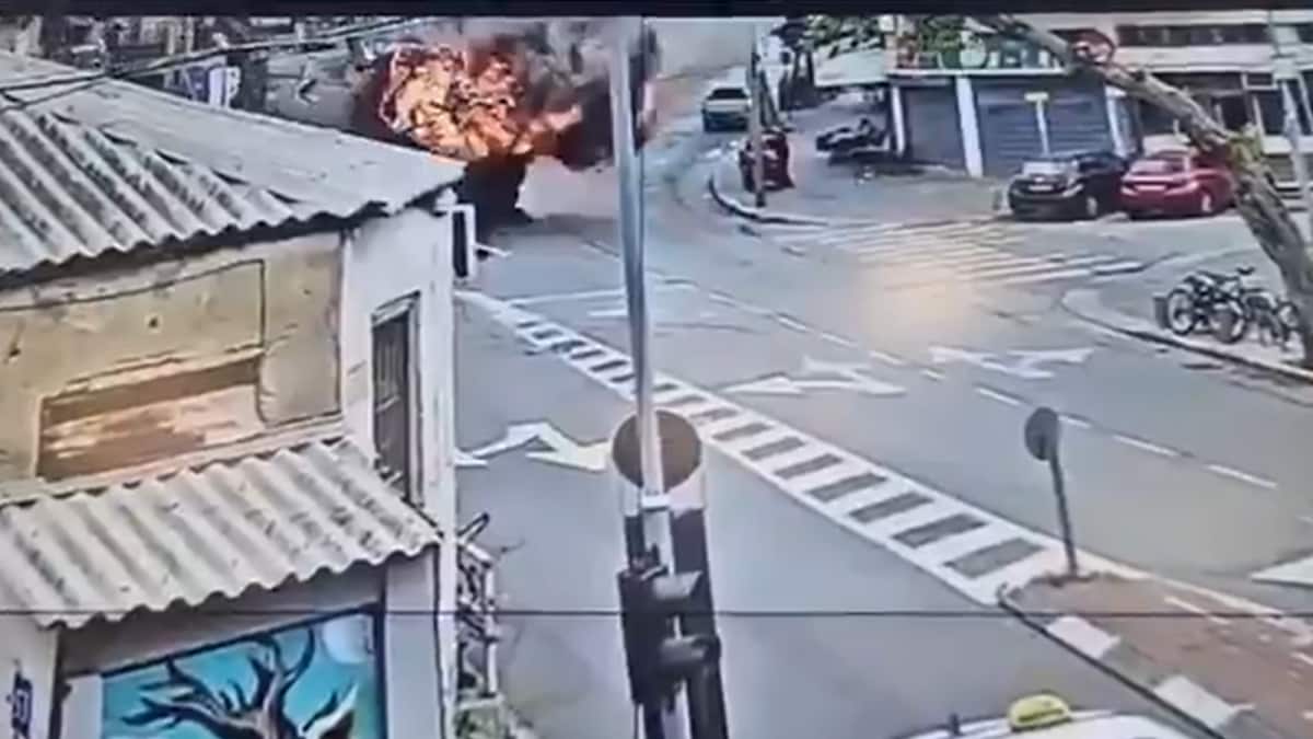 Blaze Erupts, Smoke Rises: Iranian Missile Hits Residential Area In Central Israel | Watch