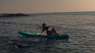 She Once Stood Outside Clubs Selling Self-Made CDs – Today, Her Dhurandhar Songs Dominate Charts