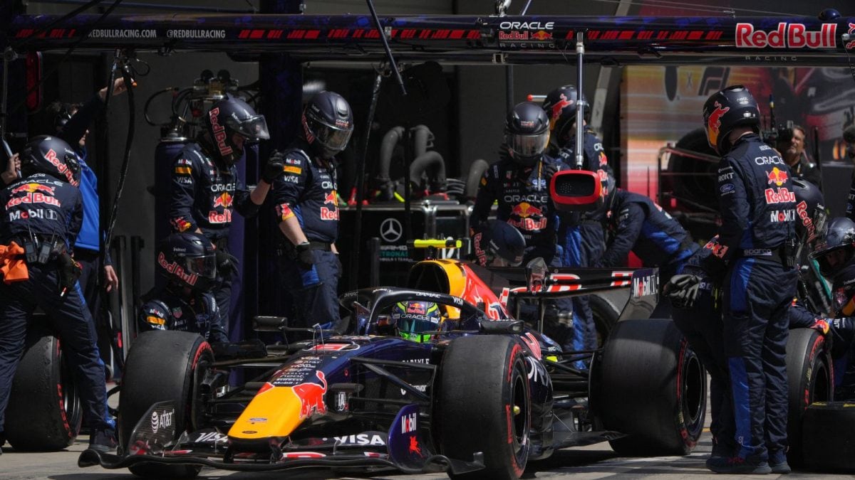 Isack Hadjar Calls Out Kimi Antonelli After Chinese Grand Prix Sprint Incident | Watch