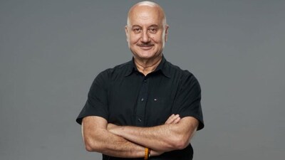  Earlier in an interview with ANI, Anupam Kher shared that he had been rehearsing for his part for months when he got to know, just days prior to the shoot, that he was going to be replaced by Sanjeev Kumar. The news broke Anupam, and he decided to leave the city of Mumbai, with all his belongings. However, before he left, he paid a visit to Mahesh Bhatt. 