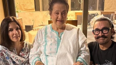 Aamir Khan recently visited Saira Banu.