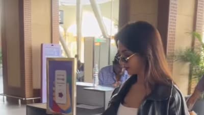  Sonal Chauhan recently returned to India from Dubai.