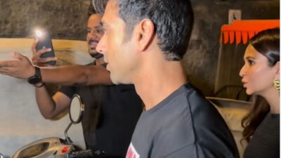 Kriti Kharbanda and Pulkit Samrat were spotted holding hands.