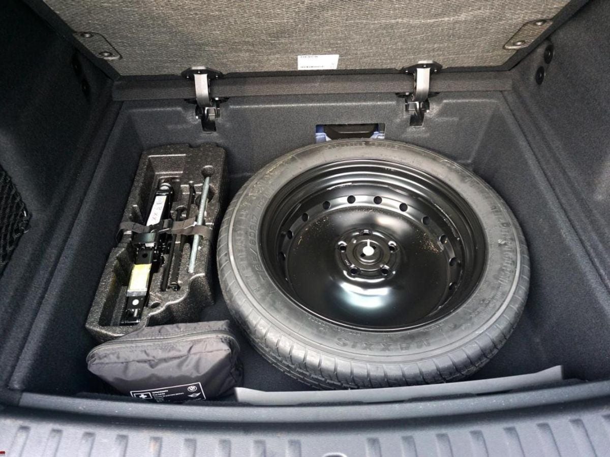 Spare Tyre in boot Spare Tyre in boot