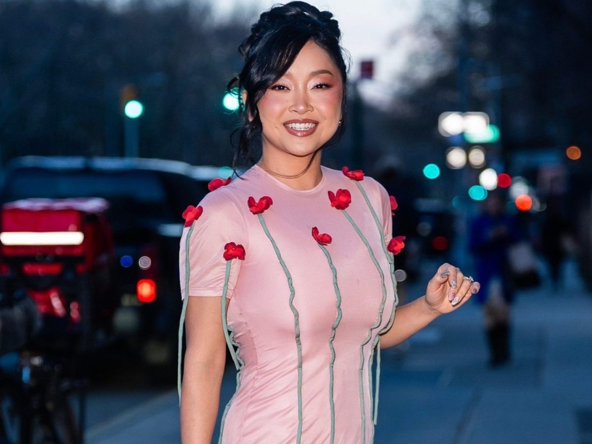 lana condor pink dress Lana Condor Looks Pretty Lethal In Pink Moschino Gown In New York City |  Fashion News