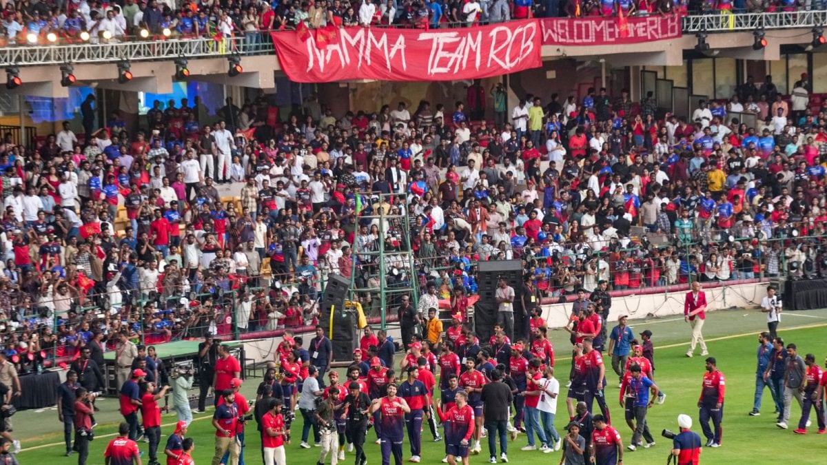 RCB-SRH Match Theft Racket Busted: 13 Including 9 Juveniles Held, 75 Cellphones Seized