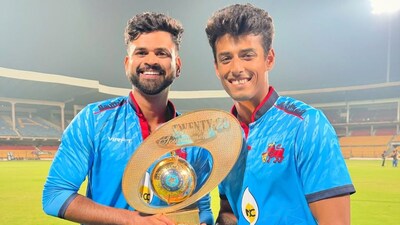 Shreyas Iyer (left) with Suryansh Shedge after Mumbai's SMAT win in 2024. (Picture Credit: IG/)