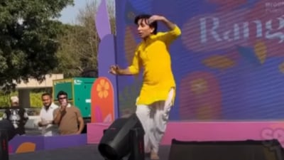 The man replicates the song’s choreography.(Photo Credit: Instagram)